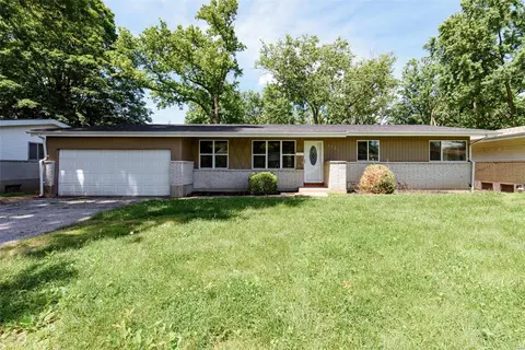 10721 Hallwood Dr, Saint Louis, MO 63136