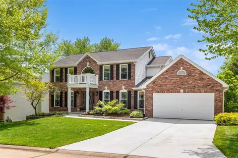 407 Fox Lair Dr, Saint Charles, MO 63303