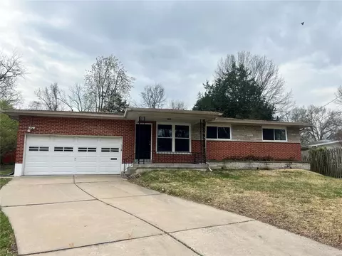1460 Saint Michael St, Florissant, MO 63033