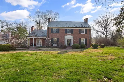 1800 Deer Creek Ln, Ladue, MO 63124