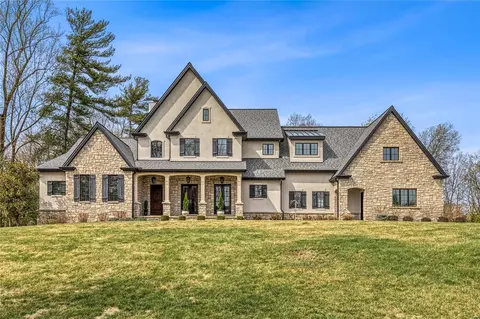 18 Ridge Crest Dr, Chesterfield, MO 63017