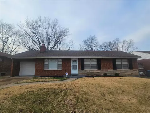 9221 Glen Garden Dr, Saint Louis, MO 63136