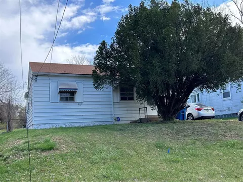 736 Beardsley Ct, Saint Louis, MO 63135