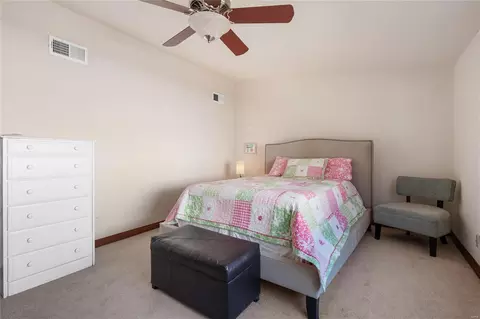 Bedroom - 6766 Devonshire Ave, Saint Louis, MO 63109 photo 2 of 5