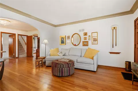 Living - 6766 Devonshire Ave, Saint Louis, MO 63109 photo 1 of 2