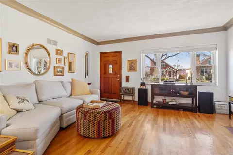 Living - 6766 Devonshire Ave, Saint Louis, MO 63109 photo 2 of 2