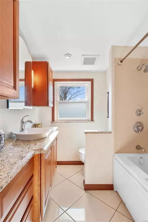 Bath - 6766 Devonshire Ave, Saint Louis, MO 63109 photo 1 of 2