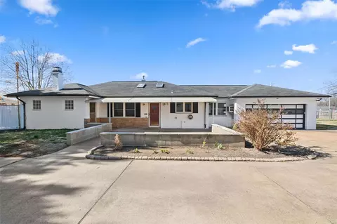 7435 Sharp Ave, Saint Louis, MO 63116 photo 2
