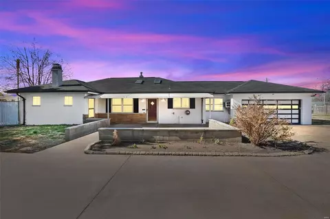 7435 Sharp Ave, Saint Louis, MO 63116