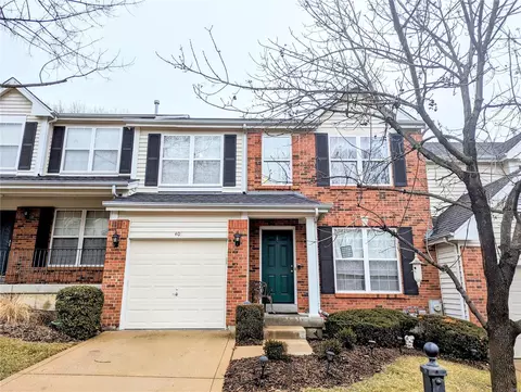 403 Summit Tree Ct, Fenton, MO 63026