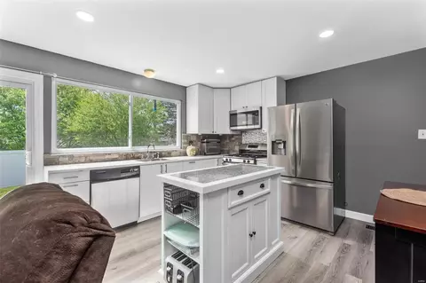 Kitchen - 372 Novara Dr, Ballwin, MO 63021 photo 2 of 2