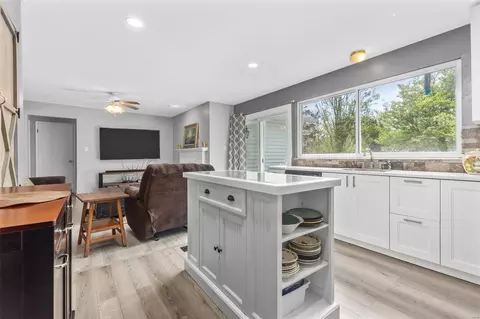 Kitchen - 372 Novara Dr, Ballwin, MO 63021 photo 1 of 2