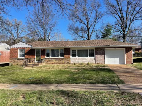 1133 Chambers Rd, Saint Louis, MO 63137
