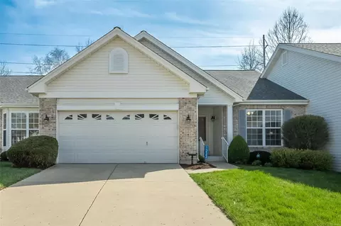 1333 Pine Bluff Dr, Saint Charles, MO 63304
