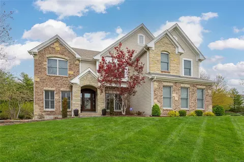 14784 Thornhill Terrace Dr, Chesterfield, MO 63017