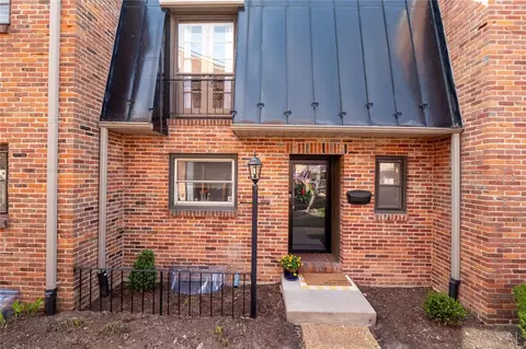 426 S Kirkwood Rd #C, Saint Louis, MO 63122