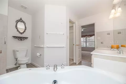 Bath - 2338 Hidden Deer Dr, O'fallon, MO 63368 photo 3 of 8