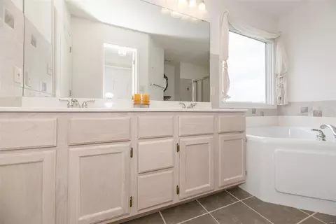Bath - 2338 Hidden Deer Dr, O'fallon, MO 63368 photo 5 of 8