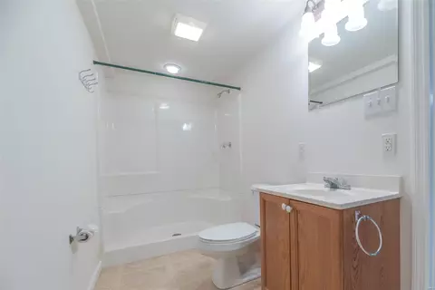 Bath - 2338 Hidden Deer Dr, O'fallon, MO 63368 photo 7 of 8
