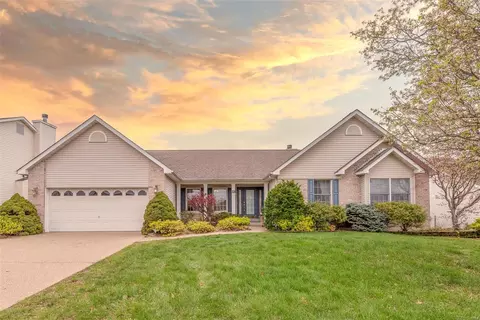 2338 Hidden Deer Dr, O'fallon, MO 63368