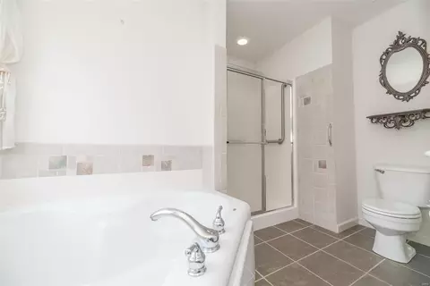Bath - 2338 Hidden Deer Dr, O'fallon, MO 63368 photo 4 of 8