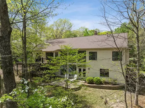 Exterior - 512 Eagles Nest Ct, Wildwood, MO 63011 photo 6 of 8