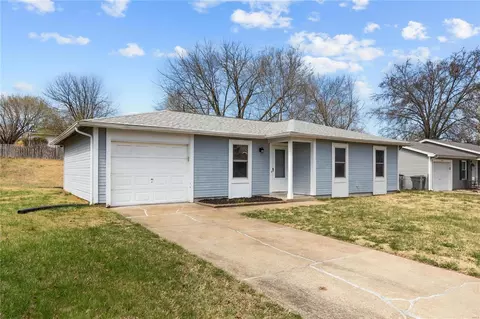 1909 Autumn Hill Dr, O'fallon, MO 63366