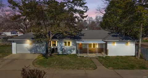 7431 Sharp Ave, Saint Louis, MO 63116
