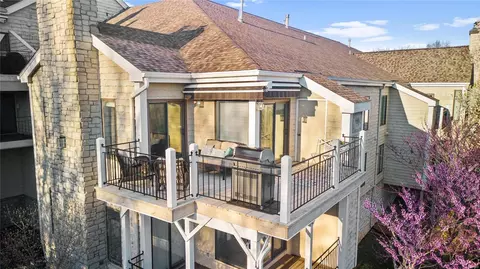 1618 Lake Knoll Dr #1J, Lake Saint Louis, MO 63367