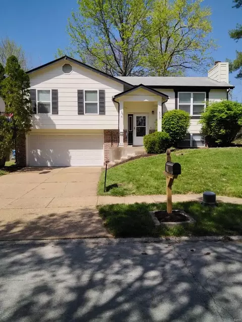409 Talbert Ct, Ballwin, MO 63021