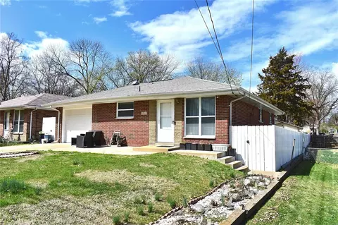 8205 Kammerer Ave, Saint Louis, MO 63123