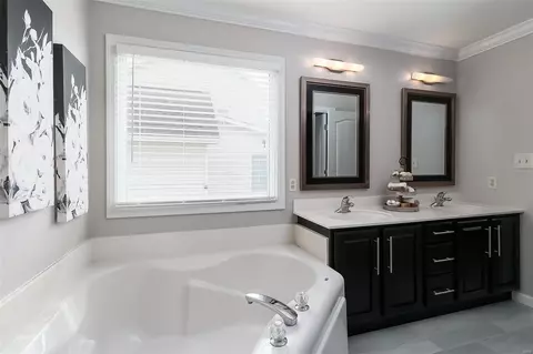 Bath - 6929 Brassel Dr, O'fallon, MO 63368 photo 2 of 6