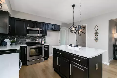 Kitchen - 6929 Brassel Dr, O'fallon, MO 63368 photo 5 of 7