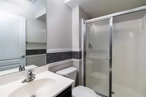 Bath - 6929 Brassel Dr, O'fallon, MO 63368 photo 5 of 6