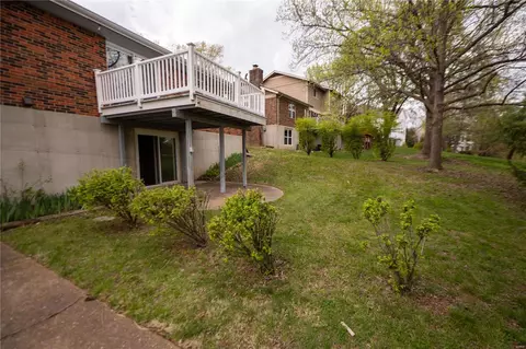 Exterior - 1037 Ridgeway Meadow Dr, Ellisville, MO 63021 photo 4 of 10