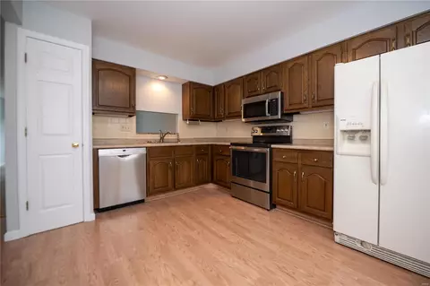 Kitchen - 1037 Ridgeway Meadow Dr, Ellisville, MO 63021 photo 1 of 2