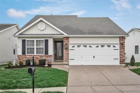 1145 Silo Bend Dr, Wentzville, MO 63385