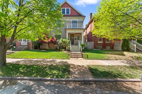 3648 Hartford St, Saint Louis, MO 63116