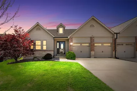 29 Ivy Brook Ct, Wentzville, MO 63385