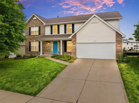 207 Ashford Oaks Dr, Wentzville, MO 63385