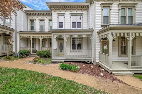2232 Hickory St, Saint Louis, MO 63104