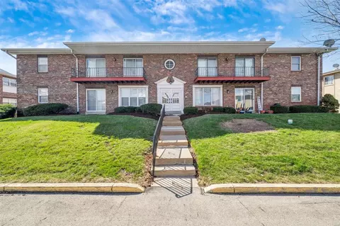 10316 Forest Brook Ln #C, Saint Louis, MO 63146