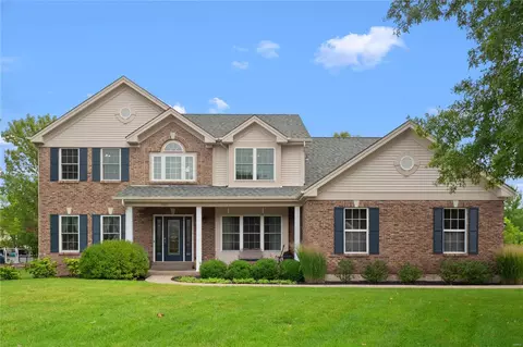 1465 Lake Knoll Dr, Lake Saint Louis, MO 63367