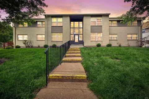 149 Cumberland Park Ct #G, Ballwin, MO 63011