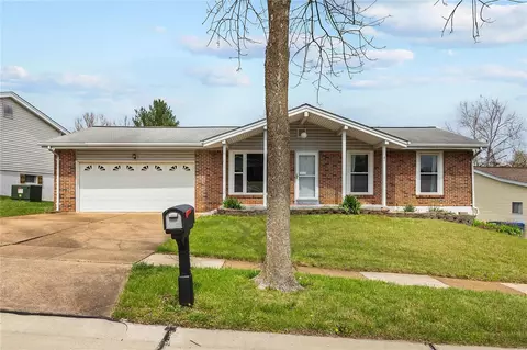 1262 Green Falls Dr, Fenton, MO 63026
