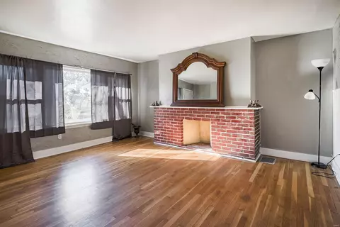 809 Robert Ave, Ferguson, MO 63135 photo 4