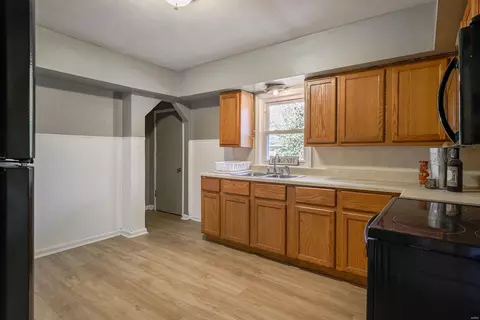 809 Robert Ave, Ferguson, MO 63135 photo 9