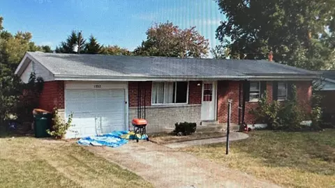 1553 Reale Ave, Saint Louis, MO 63138