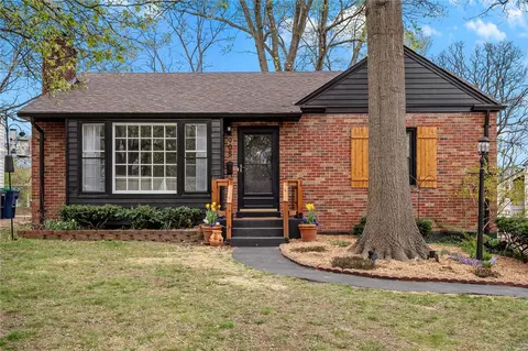 908 Woodbine Dr, Crestwood, MO 63126