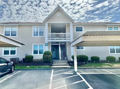 4104 Riverfront Ct, Florissant, MO 63034
